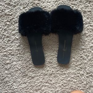 Chinese laundry Madonna slide sandals